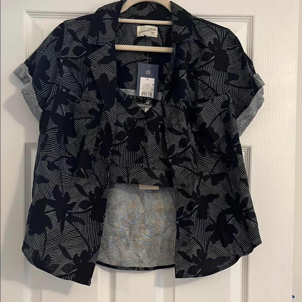 Universal Thread Black and White Floral Crop Top Set